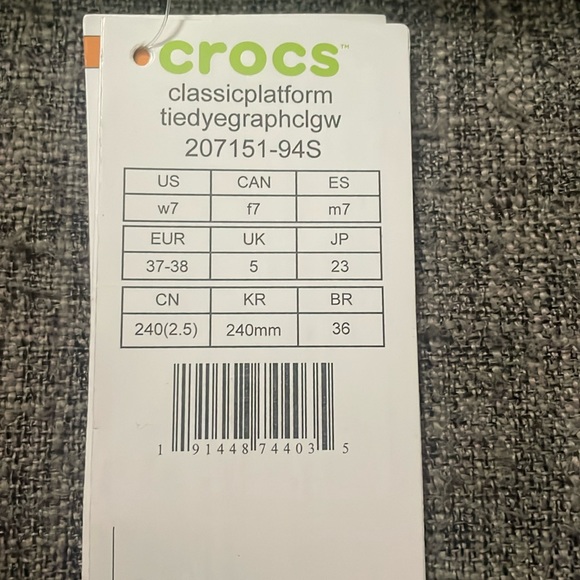 Sold out Crocs Classic Platform tie-dye graphic clog - Picture 6 of 6